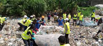 Des éco-entrepreneurs transforment les déchets de Douala en opportunités